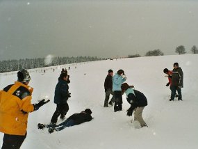 Die Klasse 5a am Fachtag 2003 im Wintersportgebiet
